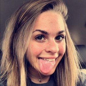 Meet your Posher, Natalie